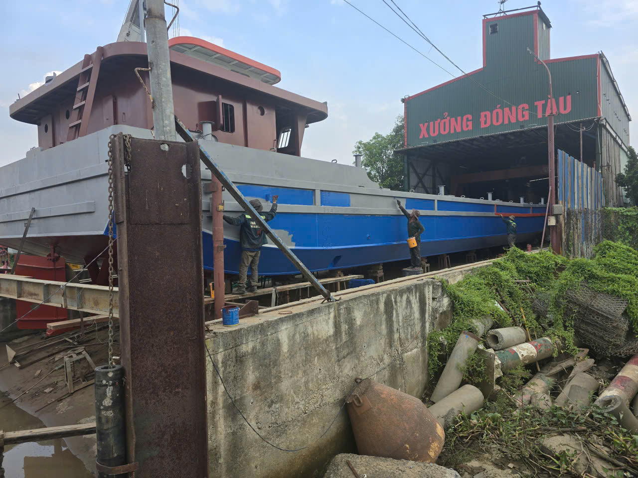 Hoạt động sản xuất kinh doanh